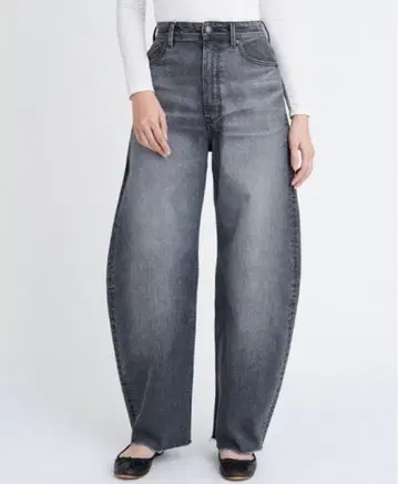 야누크 LAURA Curve Tapered 데님 팬츠 25