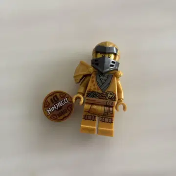 2점째부터 200엔 할인됩니다 Ninjago 10주년 골드 무사