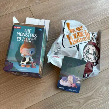 팝마트 러브브 피규어 AM11:00