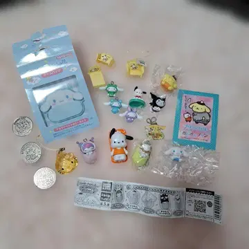 SANRIO 캐릭터 가챠폰 코인 스티커 네임 배지