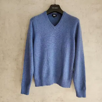 유니클로 캐시미어 100% V넥 스웨터 블루 계열 남성용 s사이즈