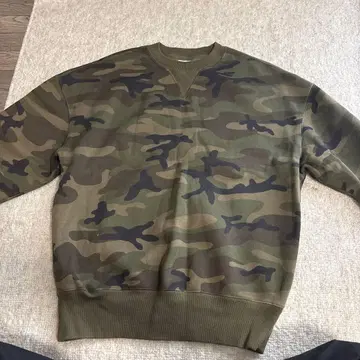 GAP 카모 패턴 맨투맨