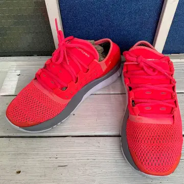 언더 아머 러닝화 레드