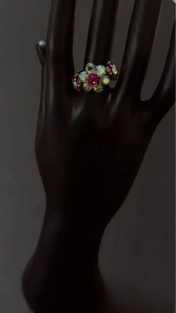 미하엘 네그린 꽃 모티브의 멀티 컬러 반지