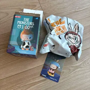 팝마트 러브브 피규어 AM11:00