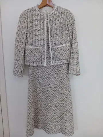 ANAYI 트위드 자켓 & 슬리브리스 원피스 셋업