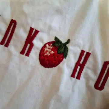 핑크하우스 딸기 자수 귀여운 체크 블라우스