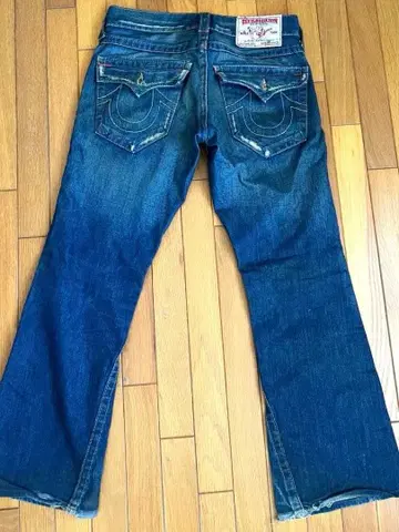 트루 릴리젼 부츠컷 플레어