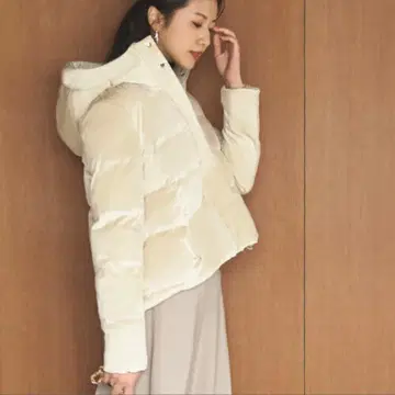 루일 에 부티크 프레셔스 컬러 숏 에코 다운 자켓 에크루