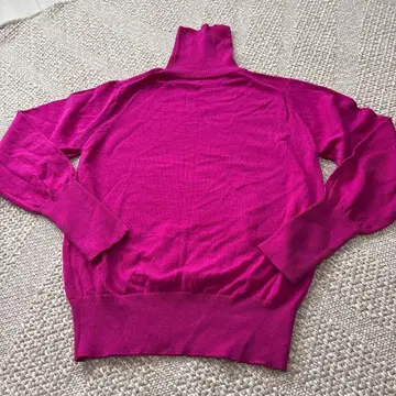 미사용에 가까운 노리즈 터틀넥 니트 핑크