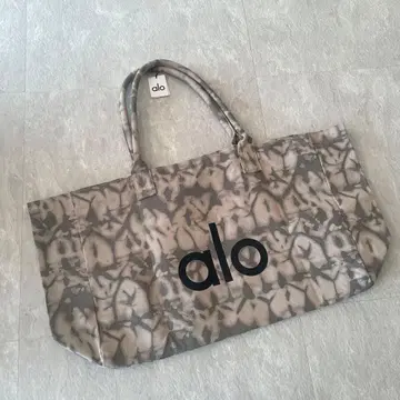 alo 타이다이 패턴 토트백