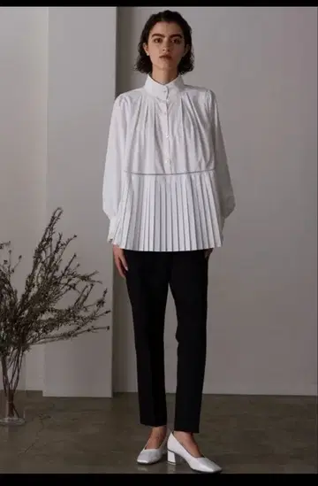 마릴린 문 화이트 플리츠 셔츠 긴팔