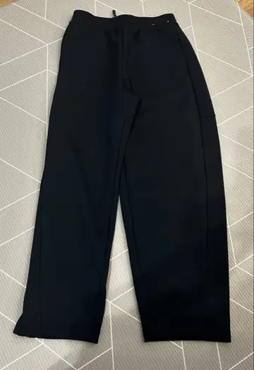 UNIQLO 드라이 맨투맨 커브 팬츠