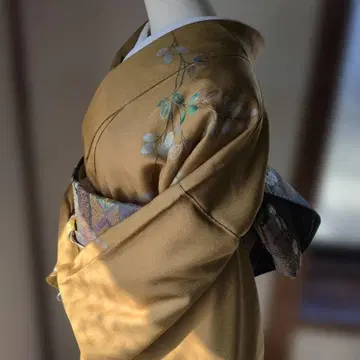 황토색 호몬기 꽃무늬 자수