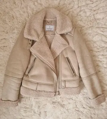 스트라디바리우스 베이지 무스탕 코트 XS