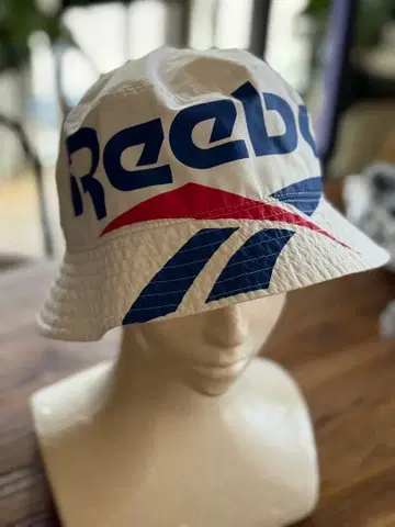 리복 레트로 버킷햇 화이트 프리 사이즈