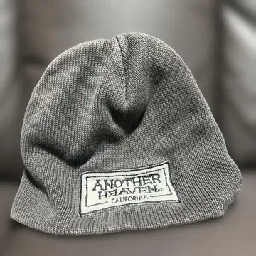 ANOTHER HEAVEN 그레이 니트 모자