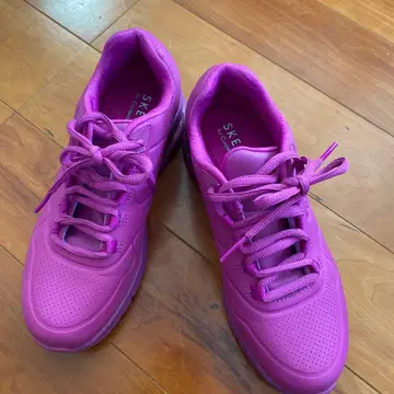 SKECHERS 핑크빛이 도는 퍼플 스니커즈