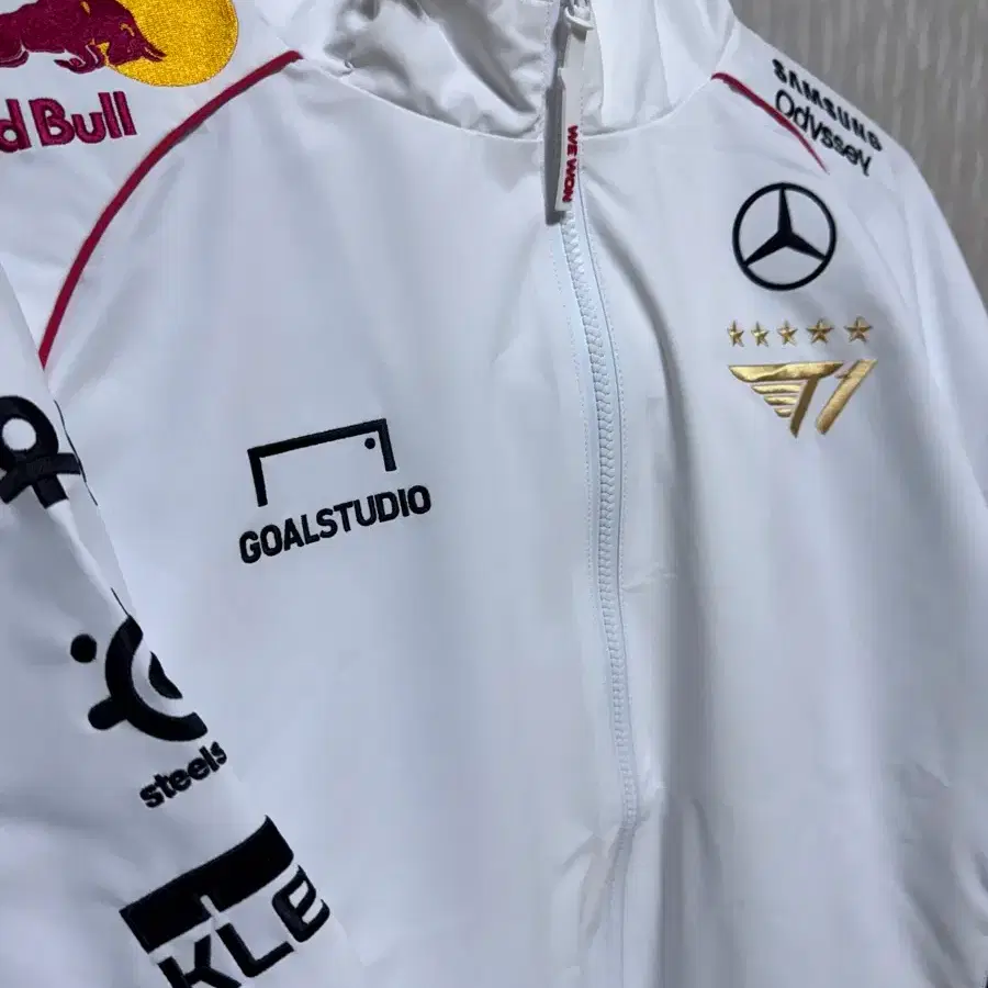 Reserved] T1 2024 Worlds 4-star Jacket Keria M on Bunjang Global Site.