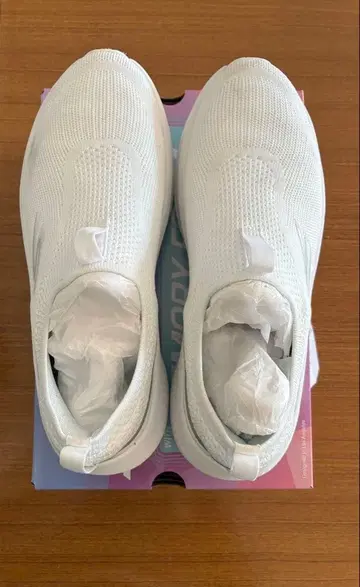 새상품급 Skechers 스케쳐스 고런 엘레베이트 카데나 화이트 24.5