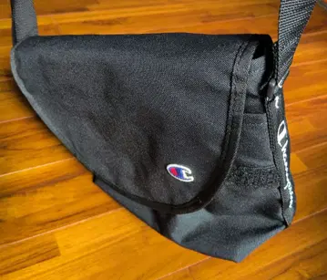 Champion 블랙 숄더백 중형