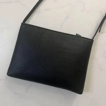 새상품급 HushTug 사코슈 숄더백 천연 가죽 블랙