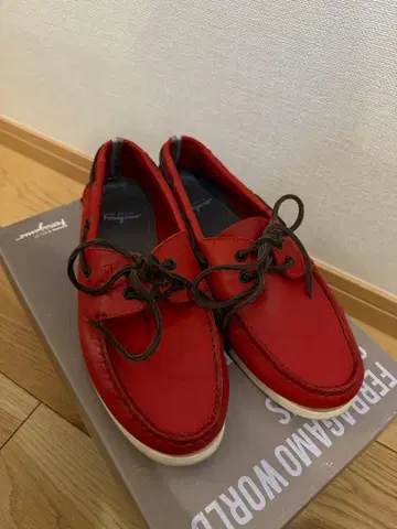 페라가모 가죽 신발 빨간색 사이즈 8 (26cm)