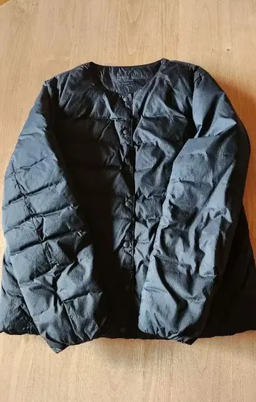 무인양품 노카라 다운 자켓 버튼식