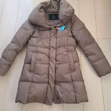 [ 3회 착용만 한 새상품급 ] 클리닝 완료!! INED 다운 코트