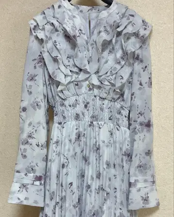 더즈린 플라워 플리츠 원피스 그레이 S