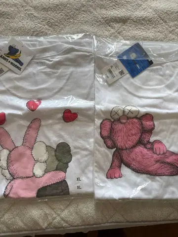 kaws UNIQLO 티셔츠 2개 세트