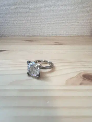 e.m. 지르코니아 반지