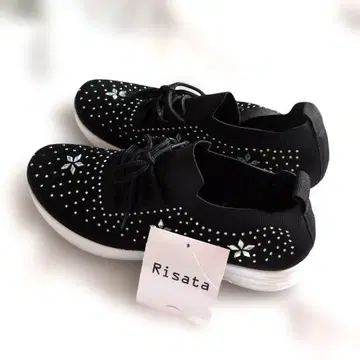 Risata 블랙 스톤 장식 슬립온