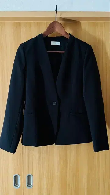 PLST 노카라 자켓 블랙