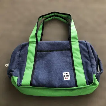 네이비와 그린의 보스턴 백