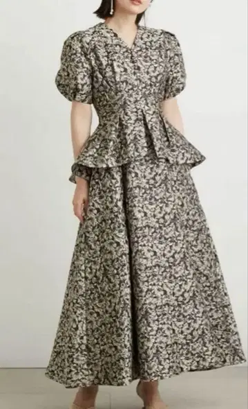 릴리 브라운 페플럼 자카드 원피스 블랙 0사이즈