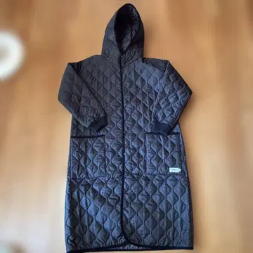 ARMEN 후드 부착 퀼팅 자켓 블랙