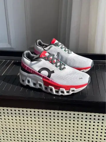 [ 무료배송 ] On cloudmonster2 러닝화 화이트/레드