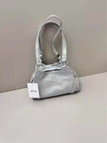 as on 실버 숄더백