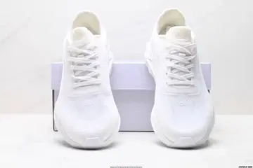 alo 화이트 스니커즈 24cm