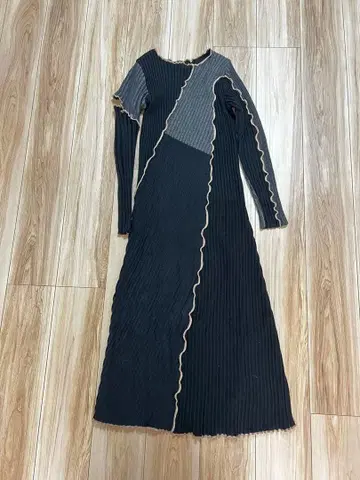 PUBLIC TOKYO 니트 원피스 긴팔 블랙과 그레이