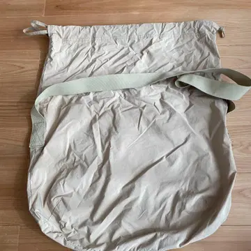 [완판템] 드로우 스트링 숄더백 유니클로 U UNIQLO U