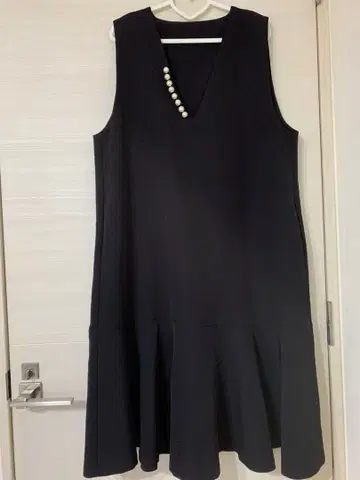 블랙 펄 장식 오버롤 스커트