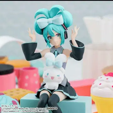 하츠네 미쿠 시나모롤 피규어