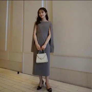 laubeblanc Narrow line 케이프 드레스