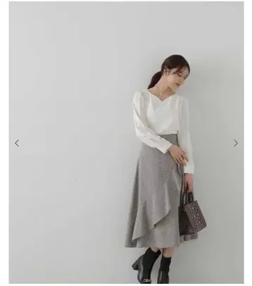 [ 택 포함 미사용 새상품 ] 플레어 스커트 ( 프로포션 바디 드레싱 )