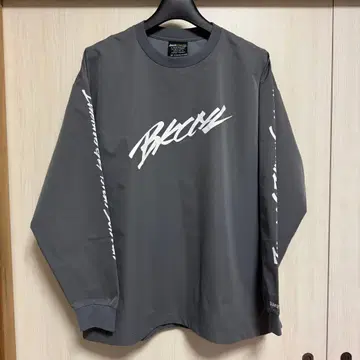 백 채널 로고 스트레치 롱슬리브 티셔츠