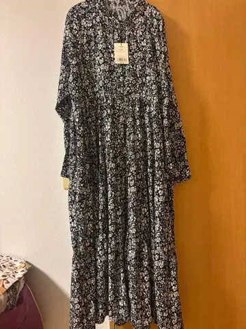 안티카*블랙과 화이트 꽃무늬 롱 원피스*택 포함 새상품