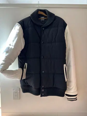 tomtjunior 블랙과 화이트 다운 자켓 L 새상품급