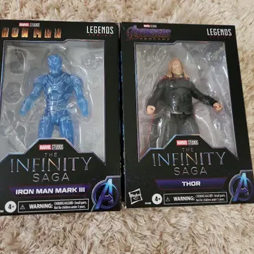 아이언맨 마크 III & 토르 피규어 세트